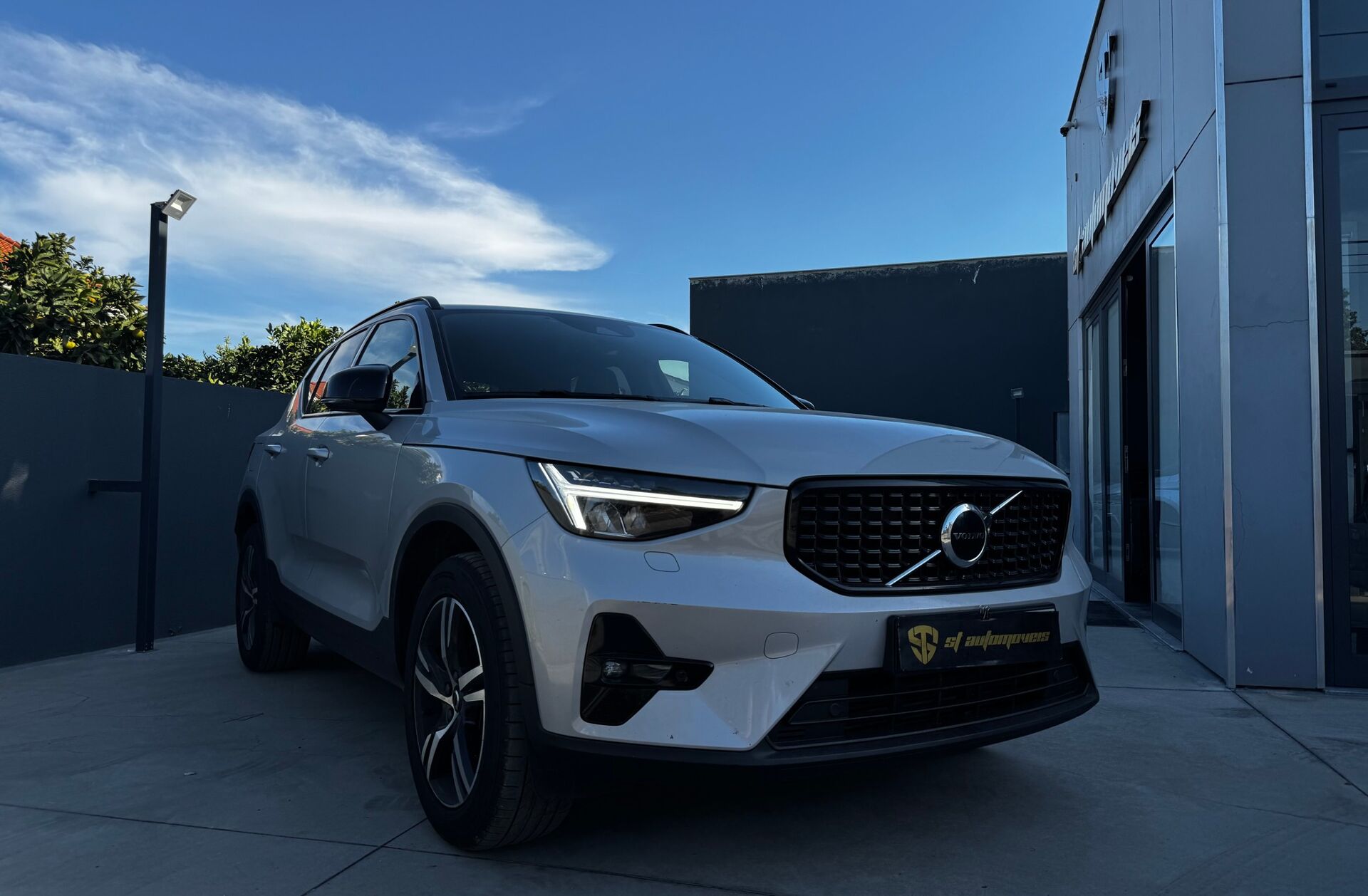 VOLVO XC40 1.5 T2 Plus Dark Auto