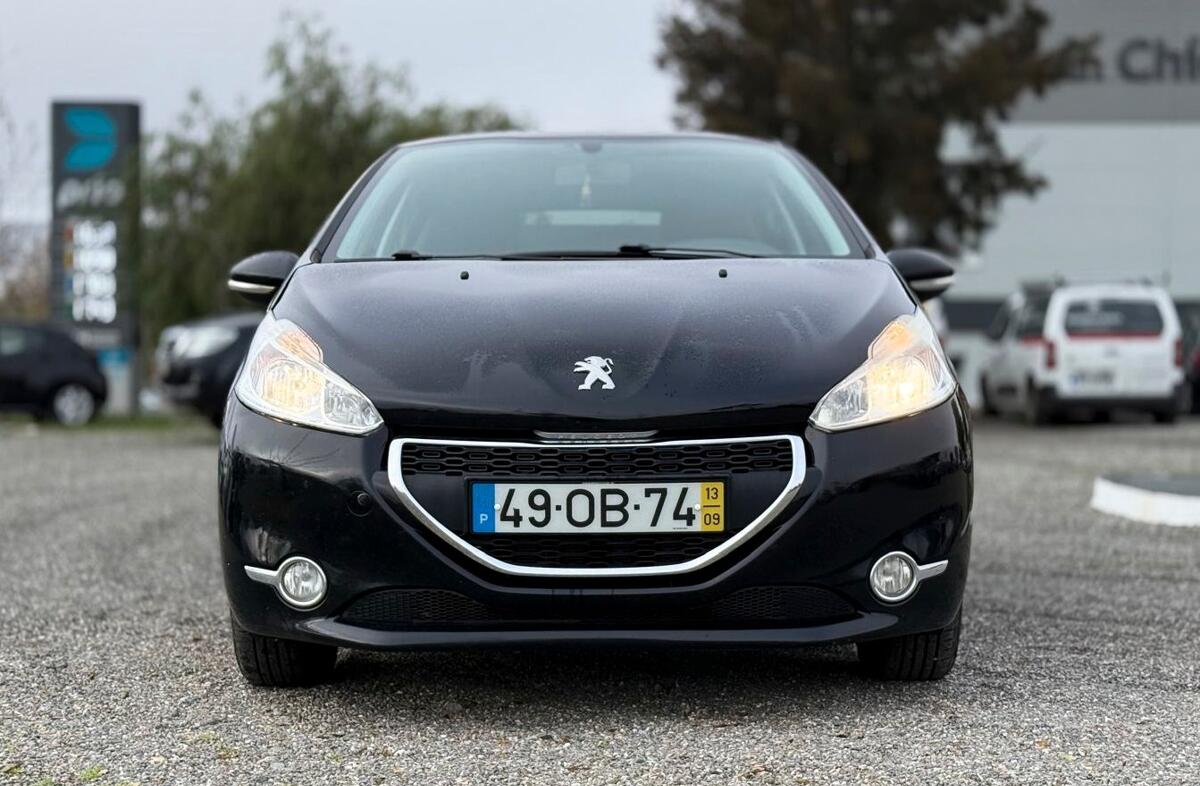 PEUGEOT 208 1.4 HDi Allure