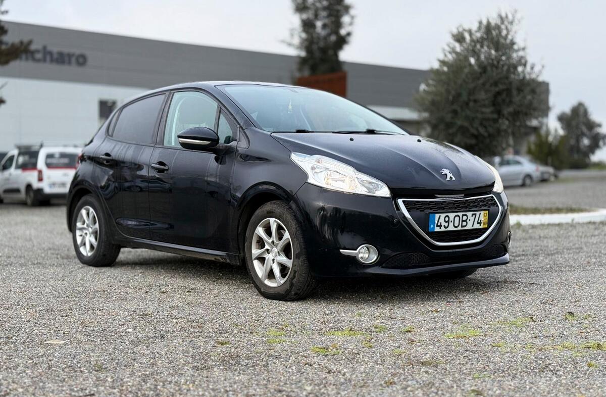 PEUGEOT 208 1.4 HDi Allure