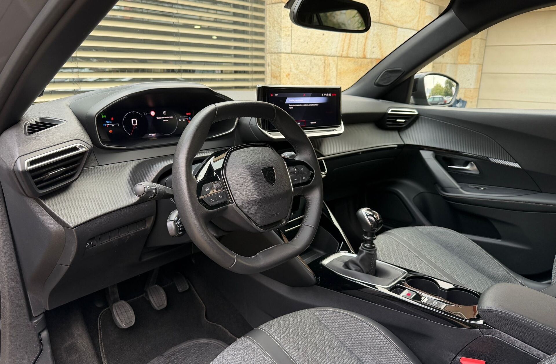 PEUGEOT 2008 1.2 PureTech Allure