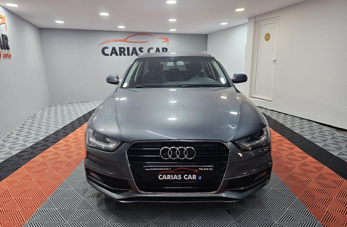 AUDI A4 2.0 TDI S-line