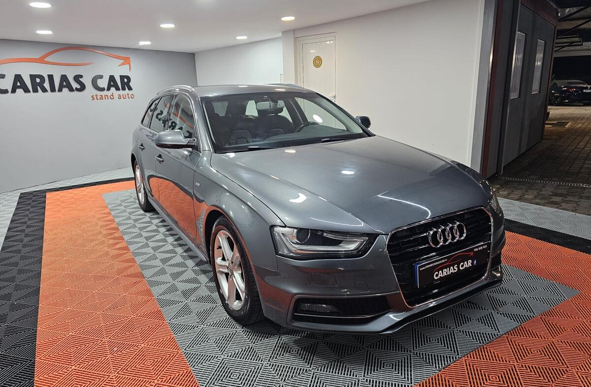 AUDI A4 2.0 TDI S-line