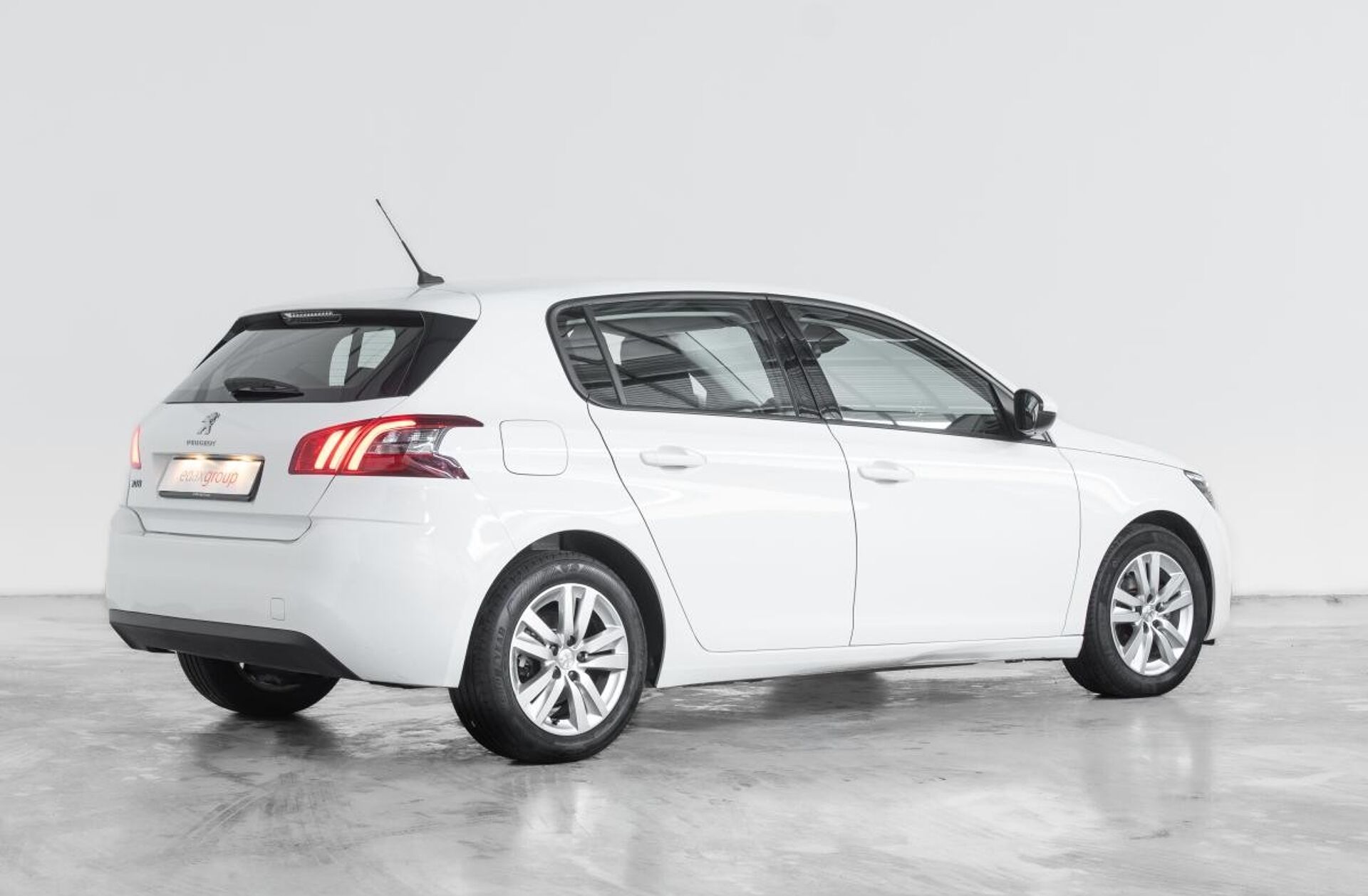 PEUGEOT 308 1.5 BlueHDi Business Line