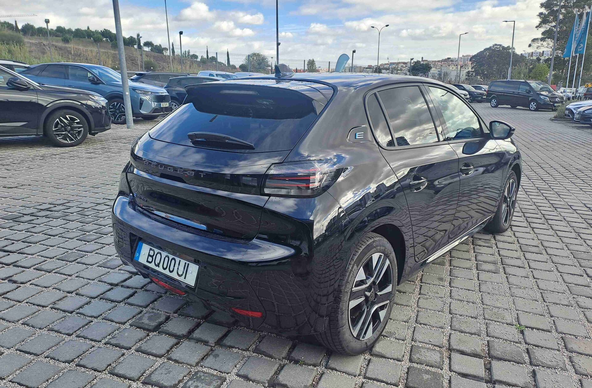 PEUGEOT 208 e- 51 kWh GT