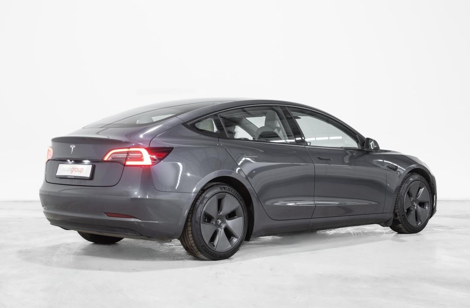 TESLA Model 3 Standard Range Plus RWD