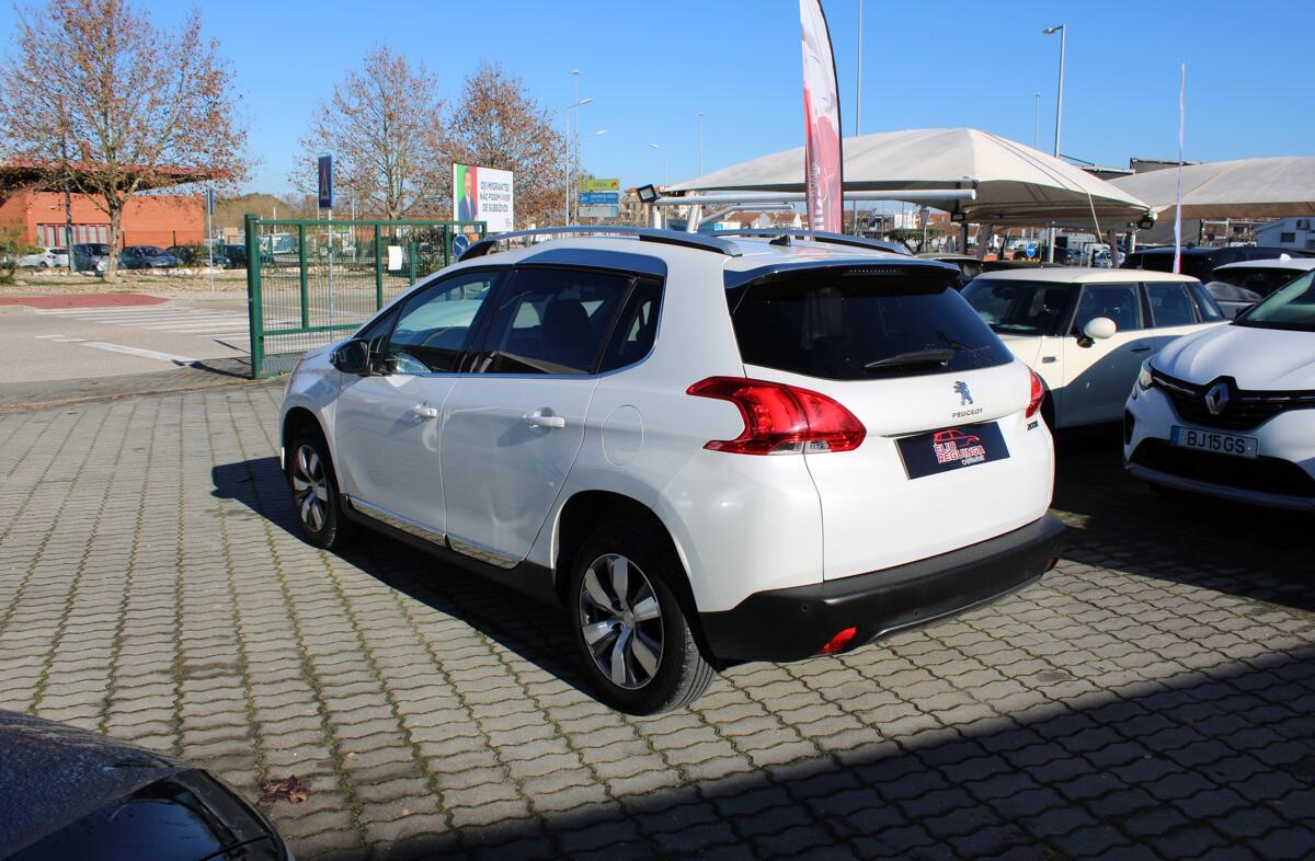 PEUGEOT 2008 1.2 VTi Allure