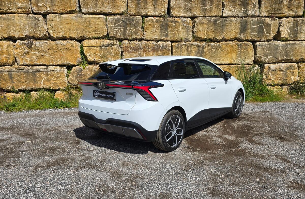 MG MG4 64 kWh Luxury