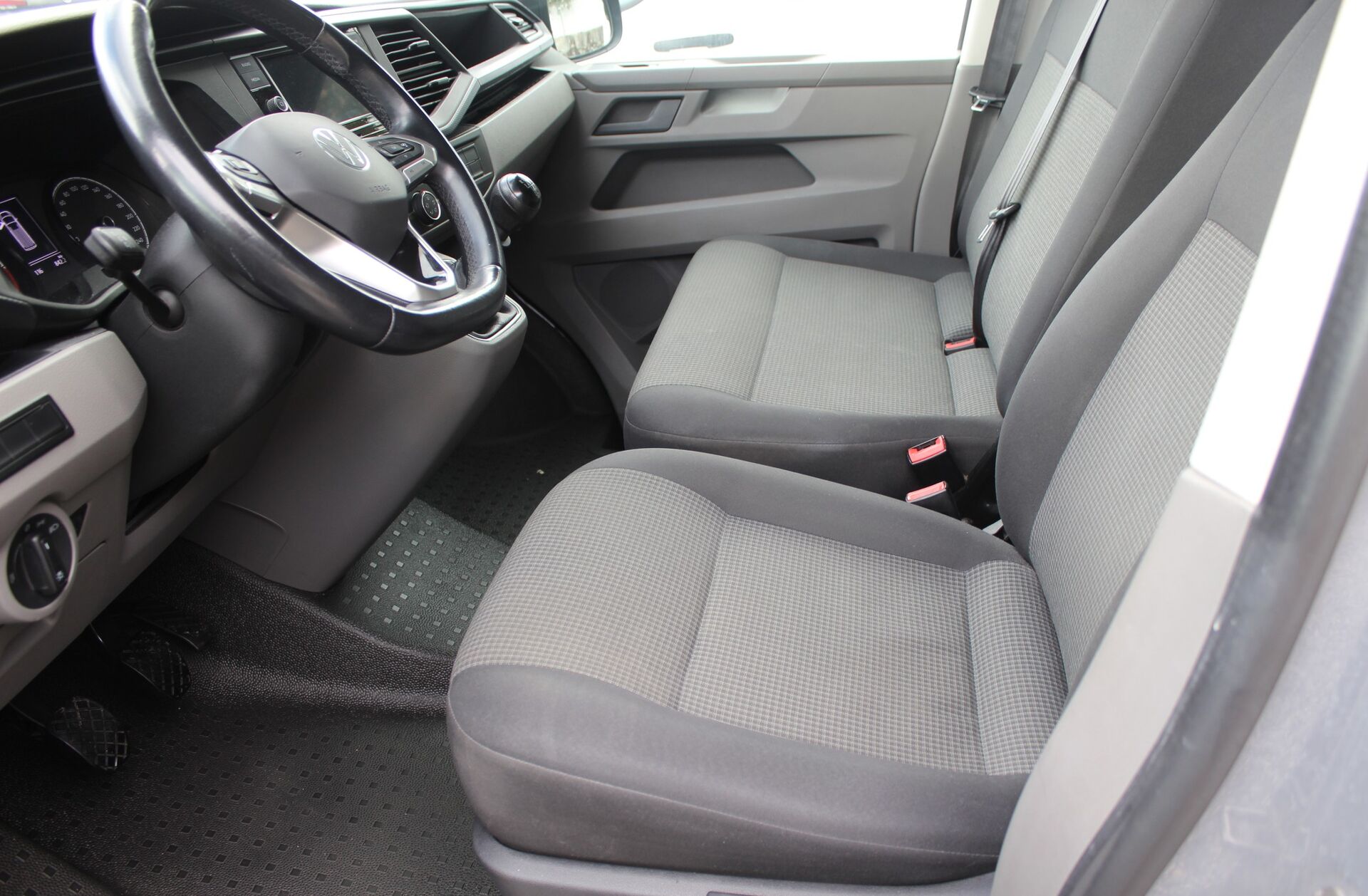 VOLKSWAGEN Transporter 2.0 TDI Business