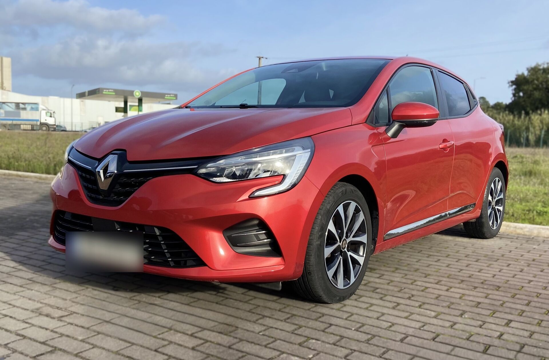 RENAULT Clio 1.0 TCe Intens