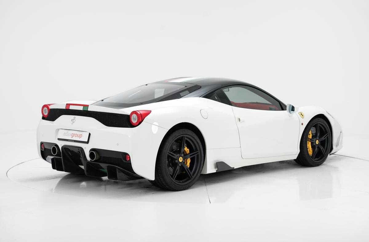 FERRARI 458 Speciale Hele