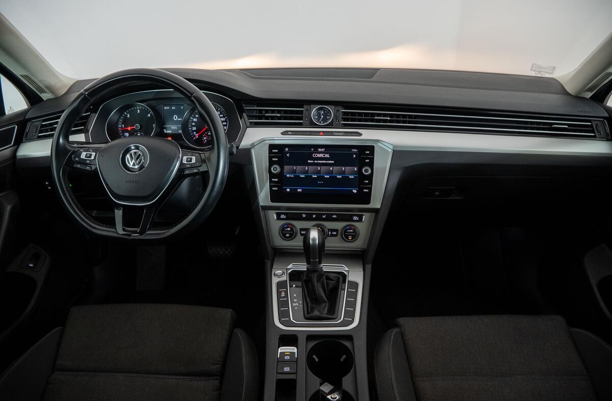 VOLKSWAGEN Passat 1.5 TSI Confortline DSG