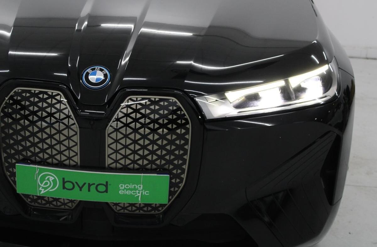 BMW iX xDrive 40 Pack Desportivo