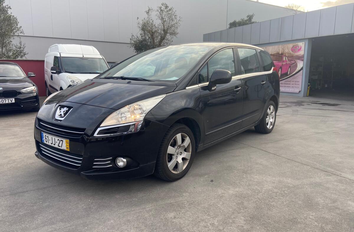 PEUGEOT 5008 1.6 HDi Premium