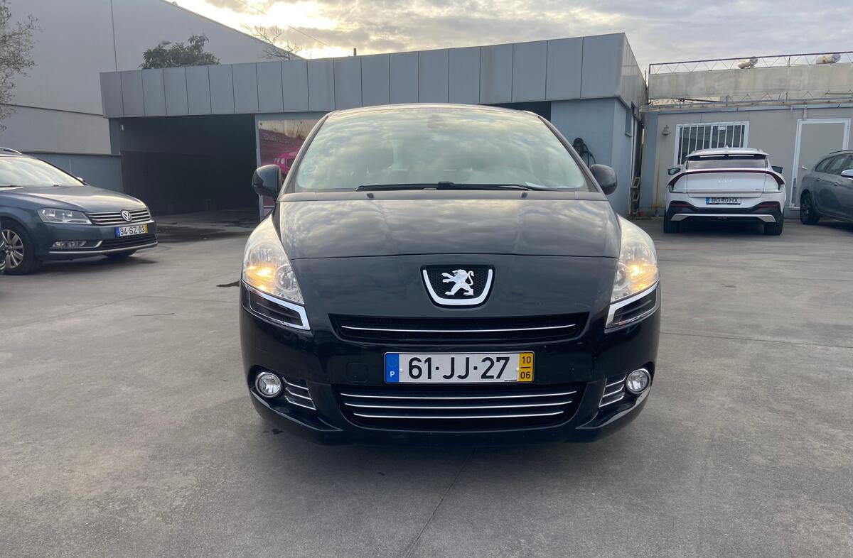 PEUGEOT 5008 1.6 HDi Premium