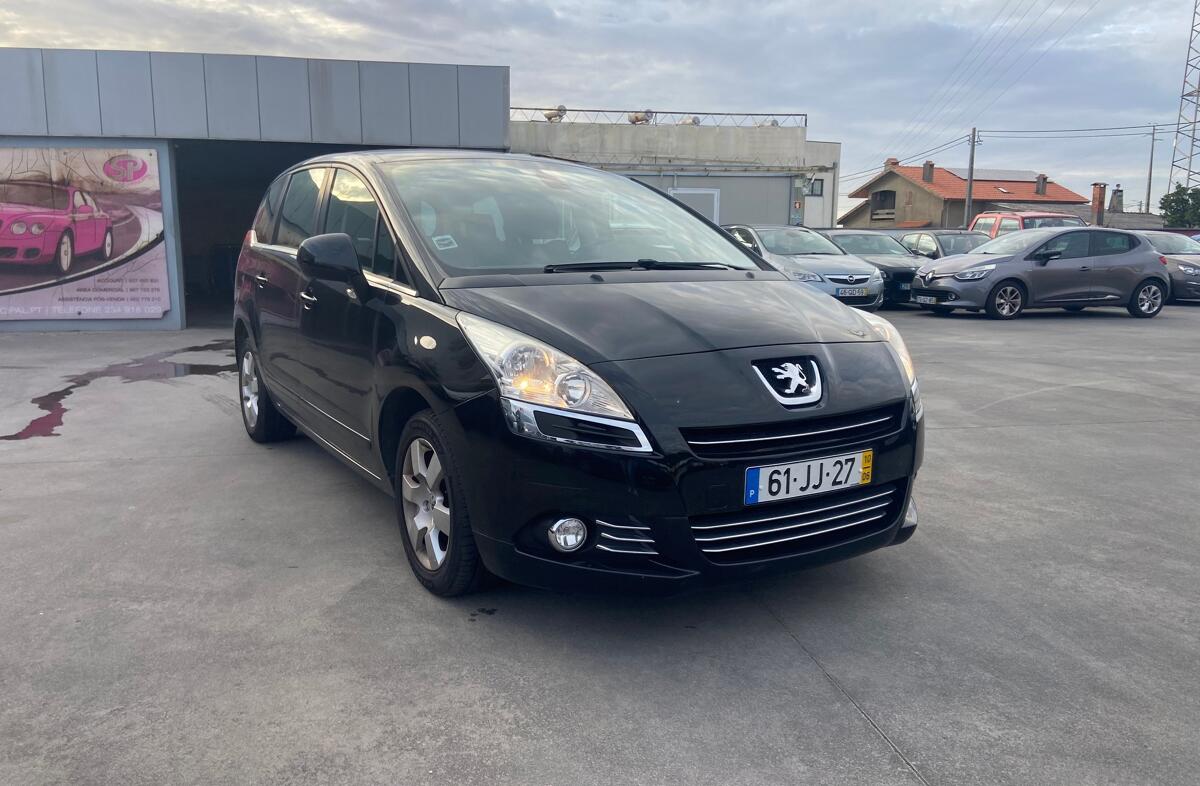 PEUGEOT 5008 1.6 HDi Premium