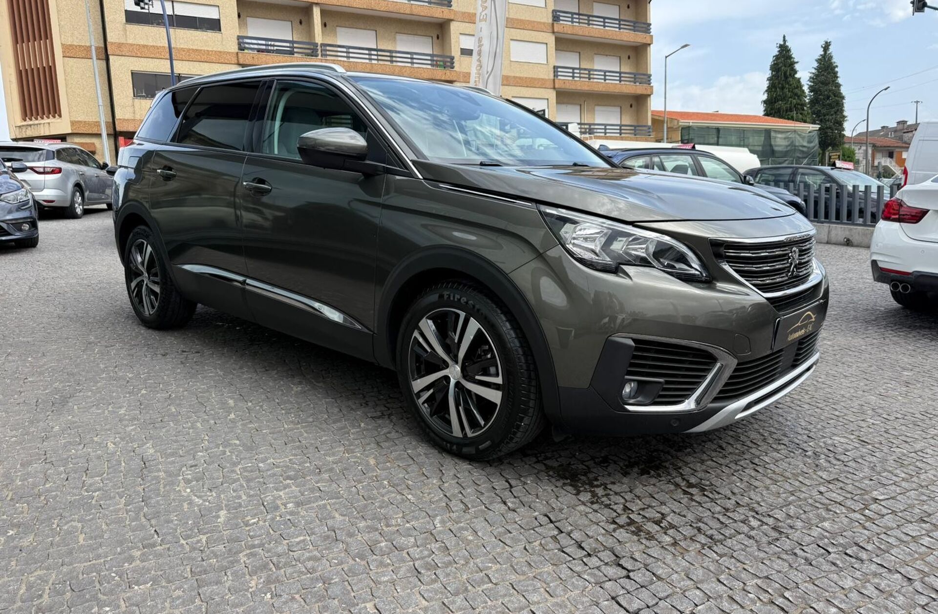 PEUGEOT 5008 1.5 BlueHDi Allure
