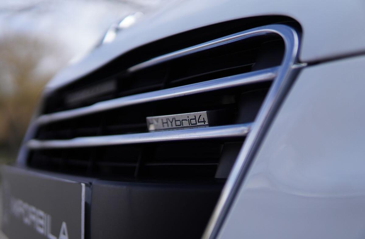 PEUGEOT 508 2.0 HDi Hybrid4 2-Tronic