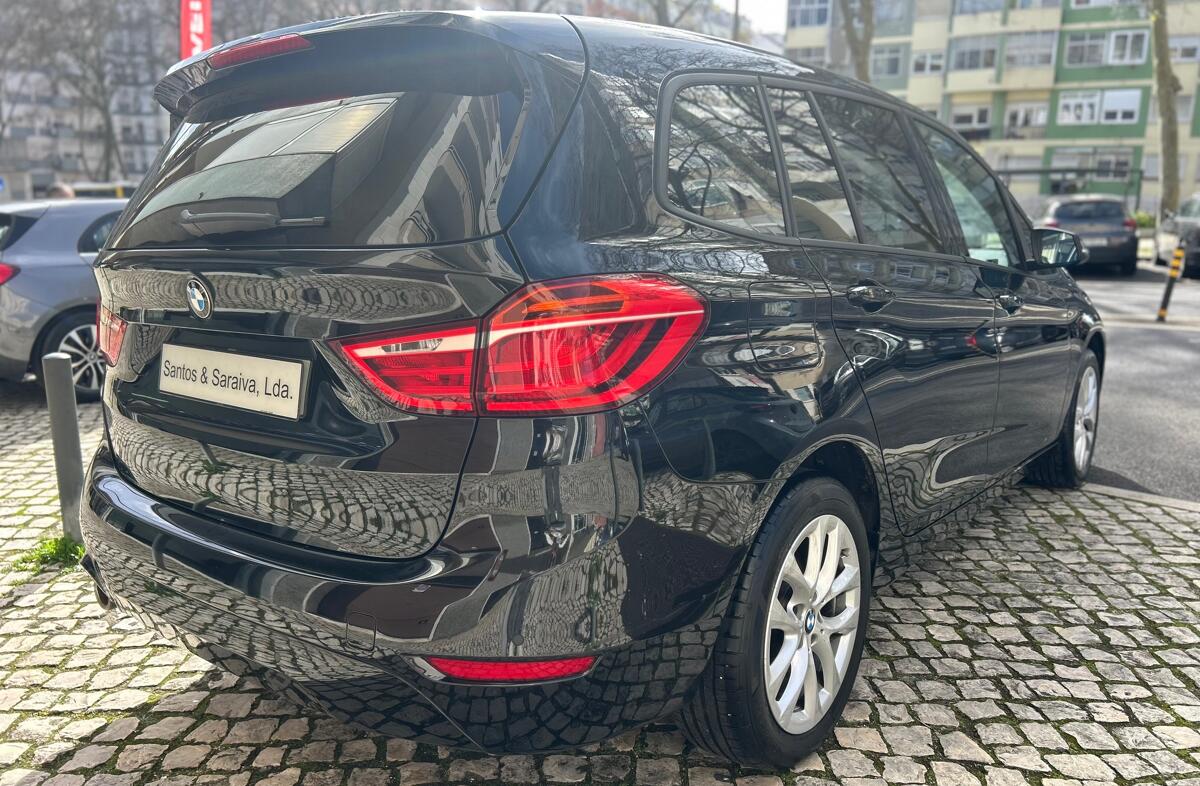 BMW Serie-2 216 i 7L Line Sport