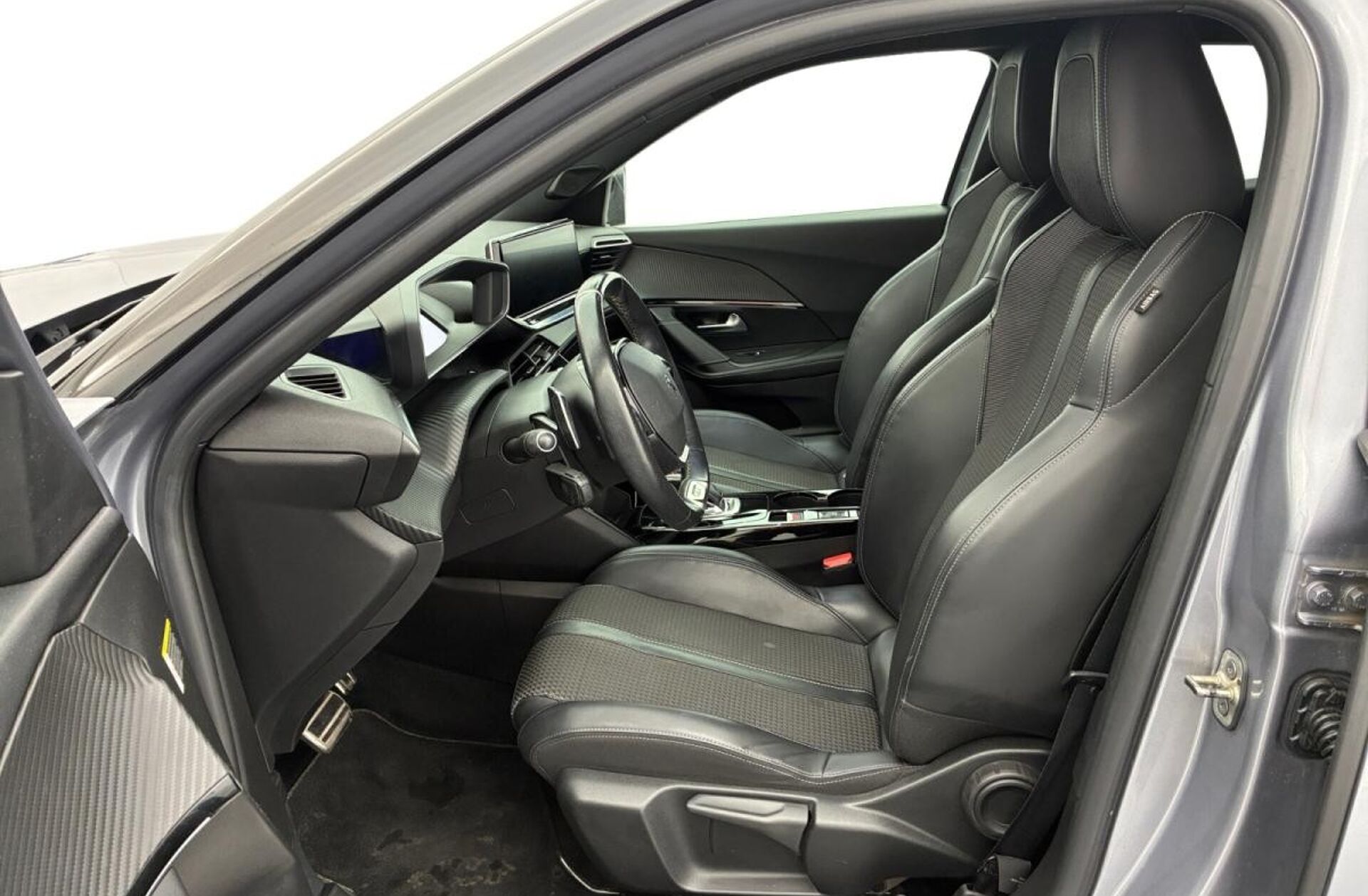 PEUGEOT 2008 1.2 PureTech GT EAT8