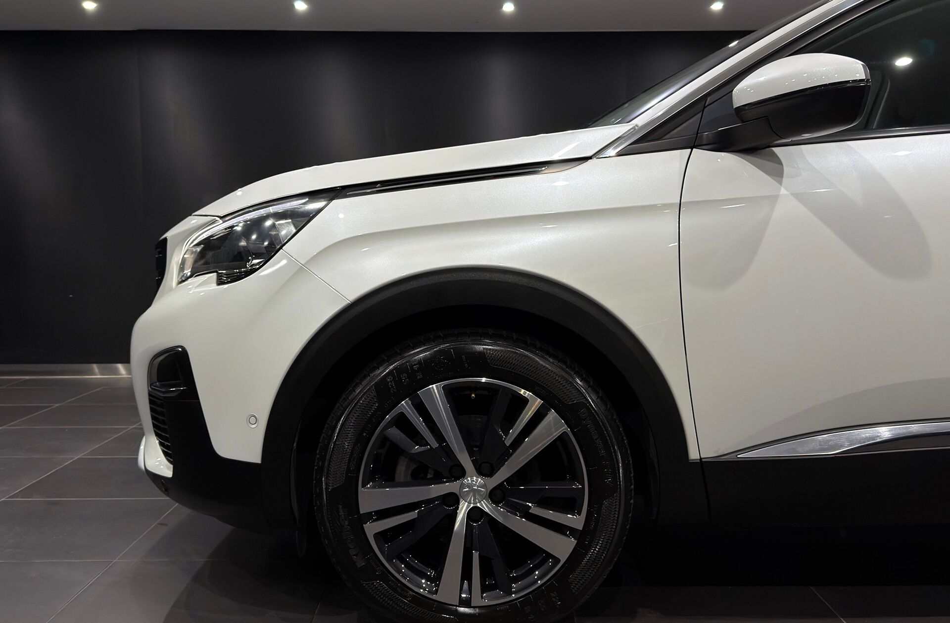 PEUGEOT 3008 1.2 PureTech Allure