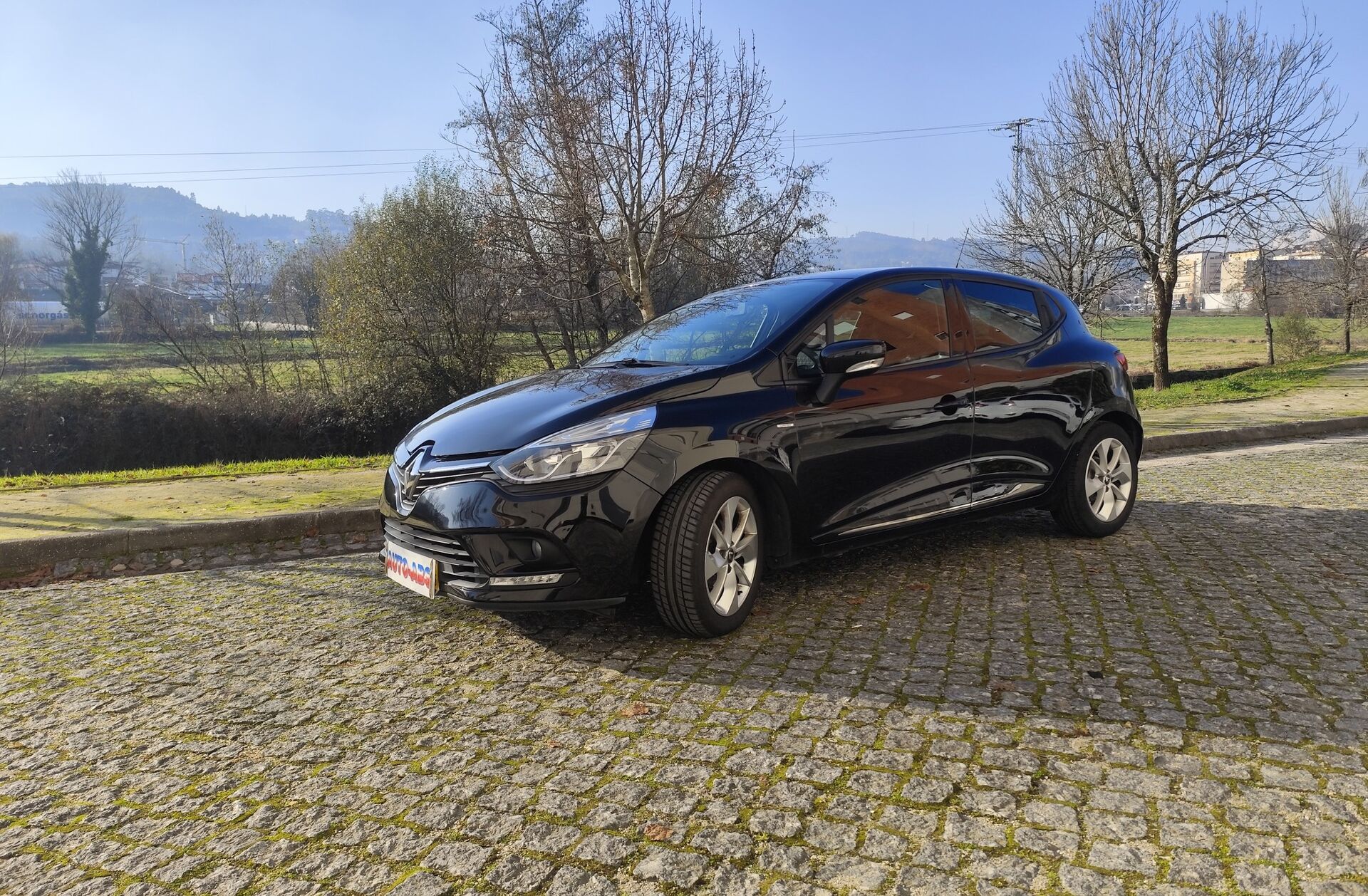 RENAULT Clio 0.9 TCe Limited Edition