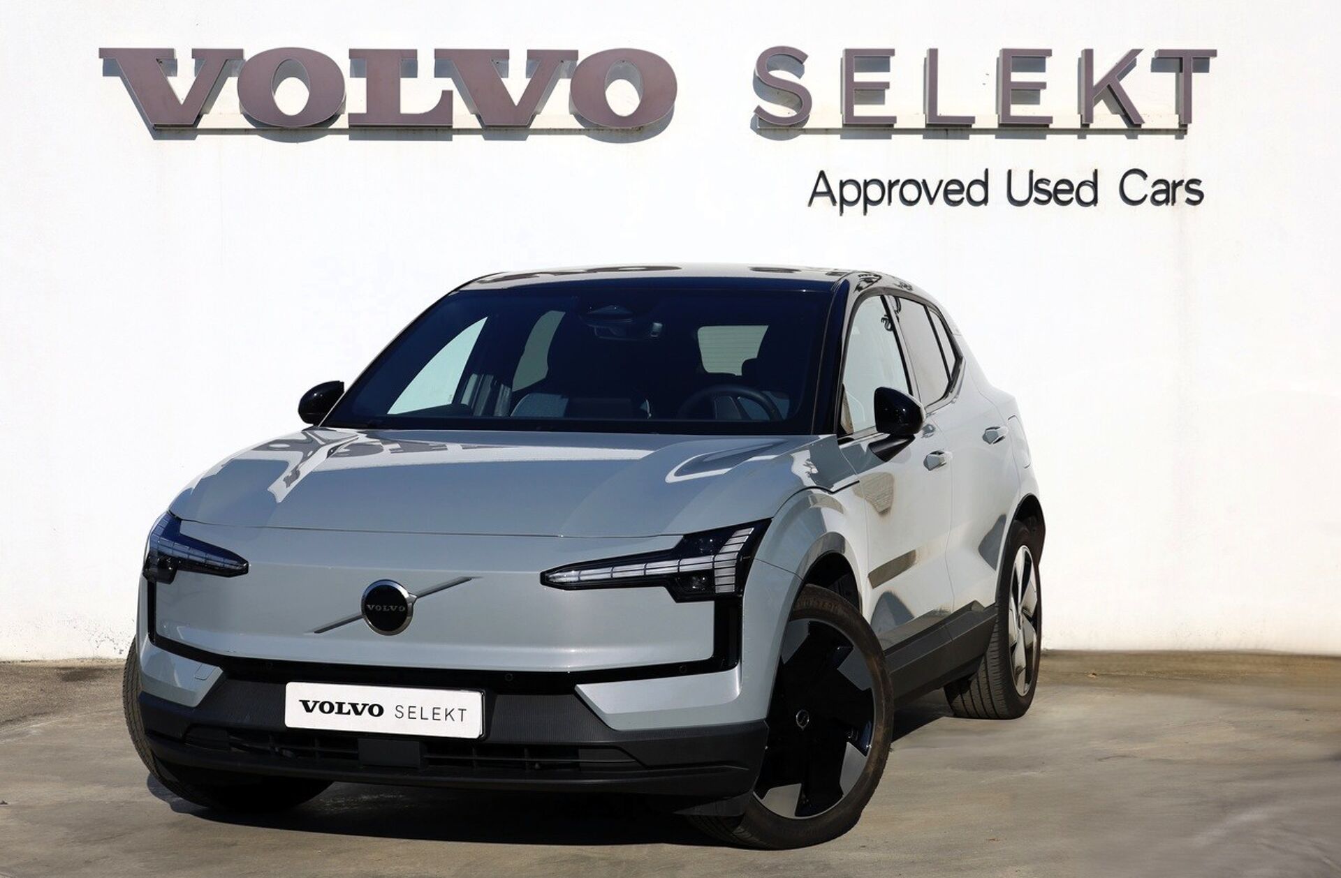 VOLVO EX30 69 kWh Single Motor Extended Range Plus