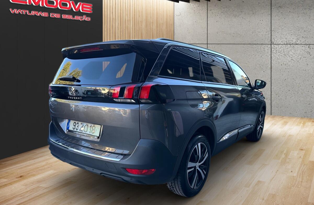 PEUGEOT 5008 1.5 BlueHDi Allure