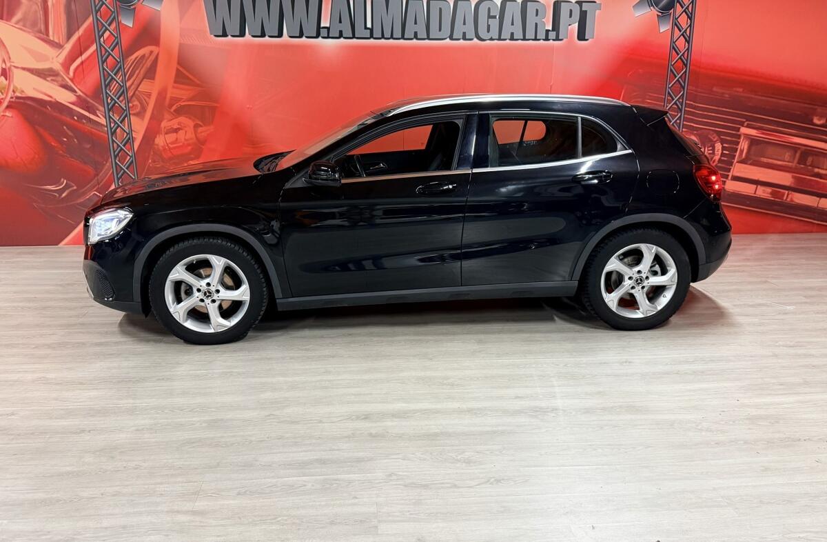 MERCEDES Classe GLA GLA 180 Urban