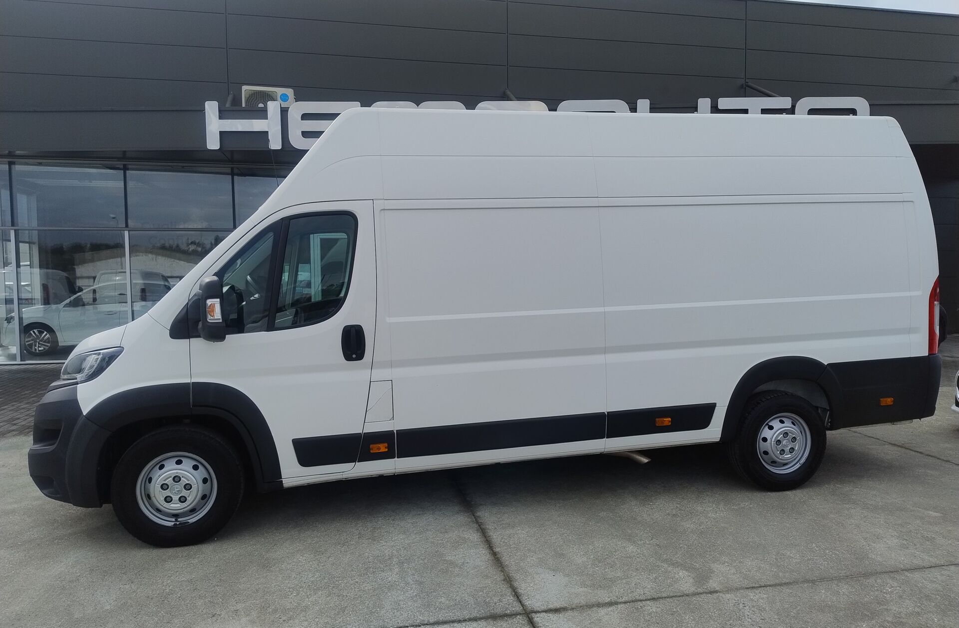 PEUGEOT Boxer 2.2 BlueHDi 435 L4H3 Premium