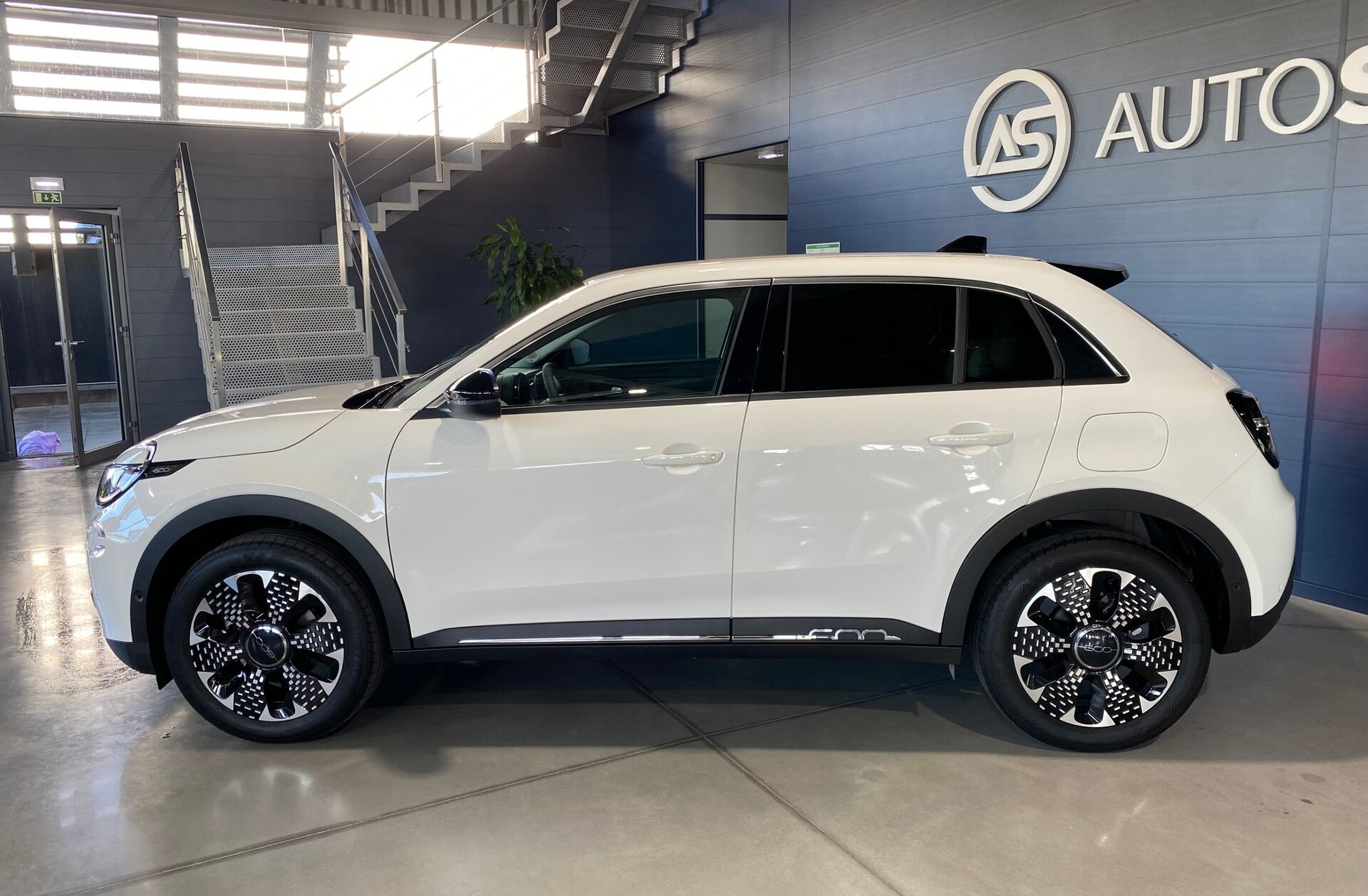 FIAT 600 1.2 Hybrid La Prima