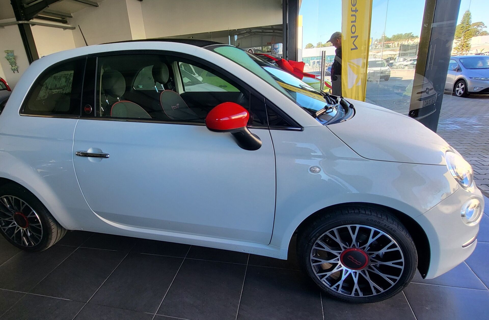 FIAT 500 1.0 Hybrid (RED)