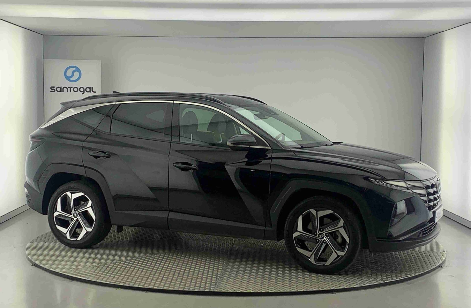 HYUNDAI Tucson 1.6 T-GDI HEV Vanguard+TA