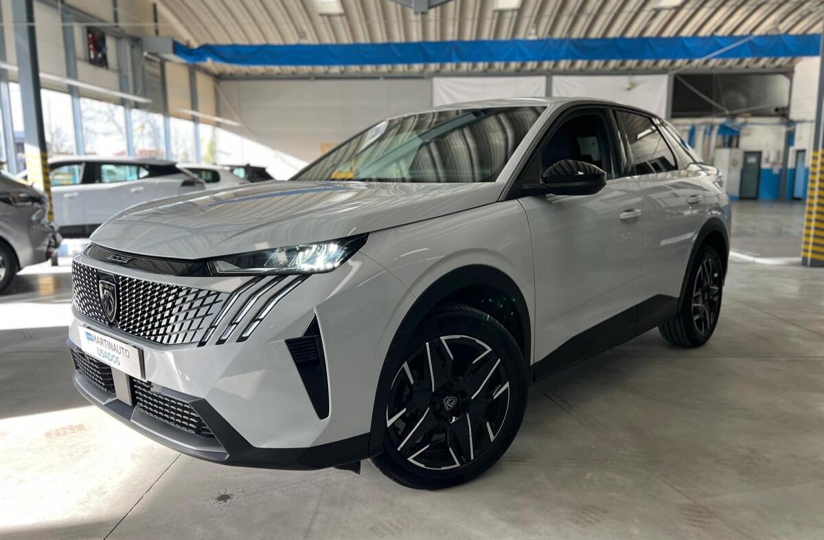 PEUGEOT 3008 1.2 Hybrid Allure e-DCS6