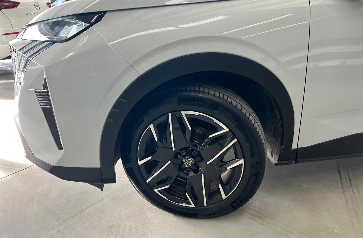 PEUGEOT 3008 1.2 Hybrid Allure e-DCS6