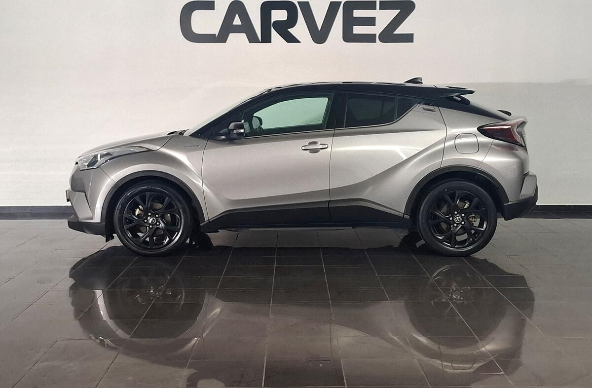 TOYOTA C-HR 1.8 Hybrid Square Collection