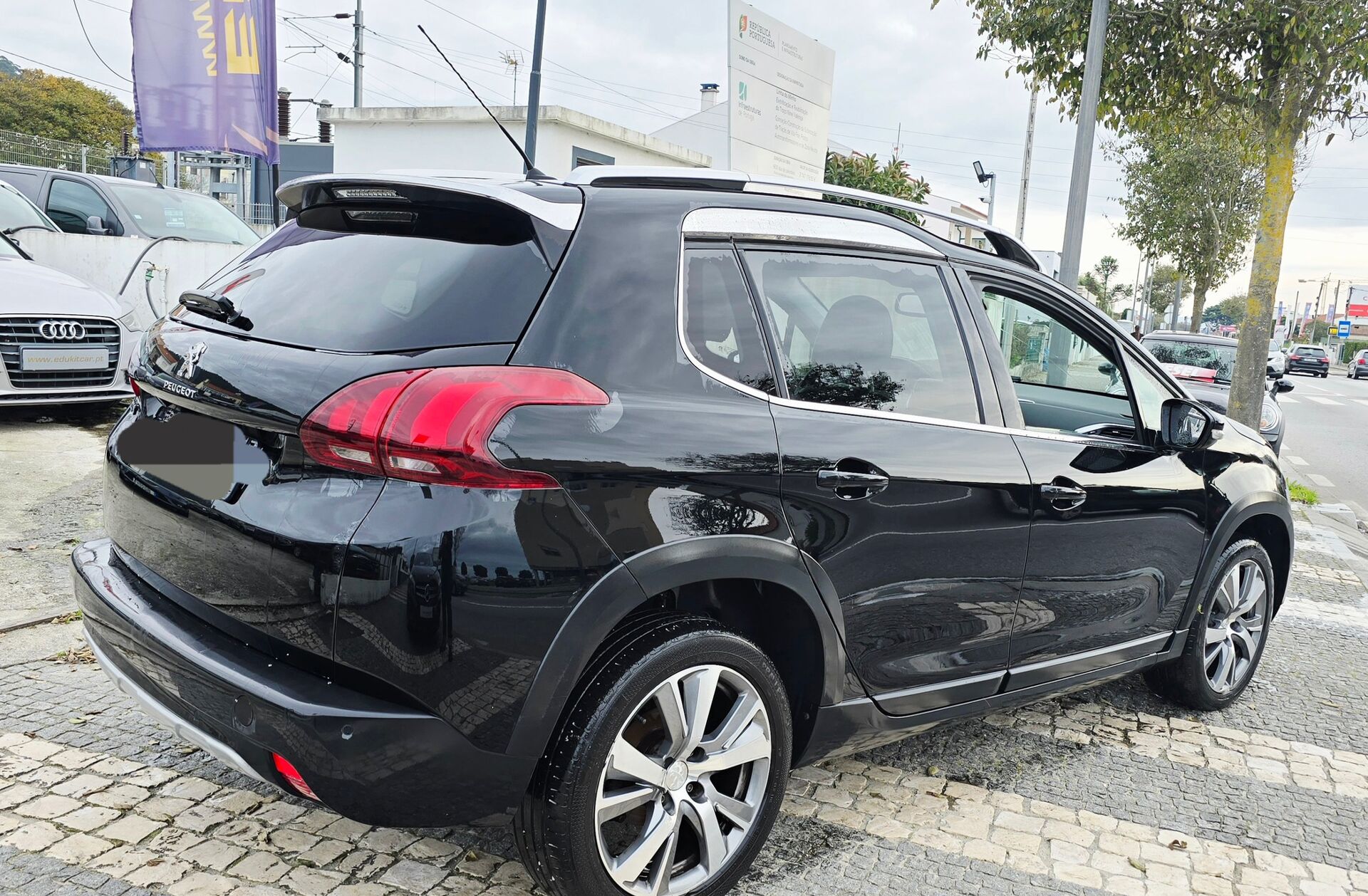 PEUGEOT 2008 1.6 BlueHDi Allure