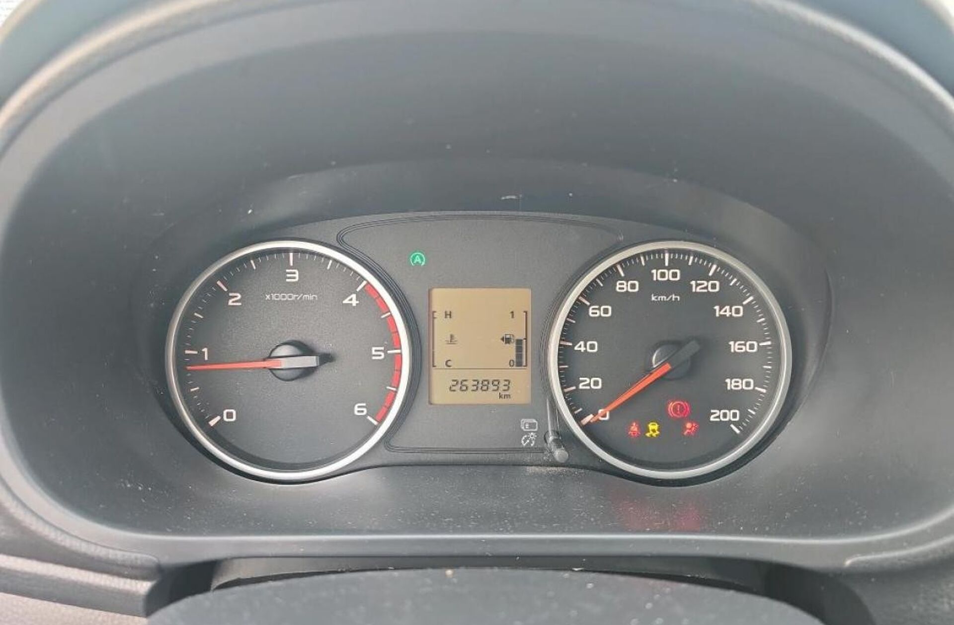 MITSUBISHI L 200 2.4 DI-D CD Invite 4WD