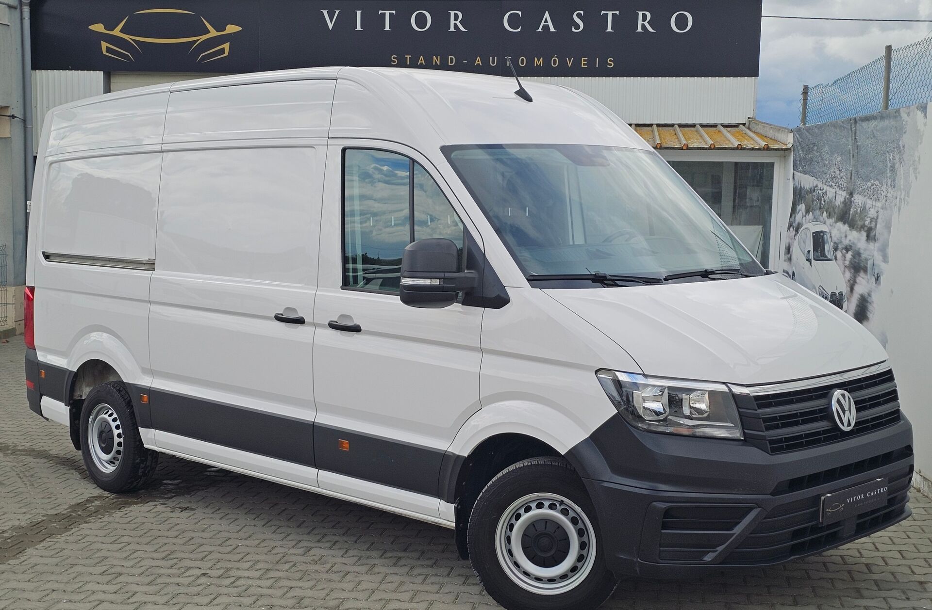VOLKSWAGEN Crafter 35 2.0 TDI L3H3 Médio TA Aut.