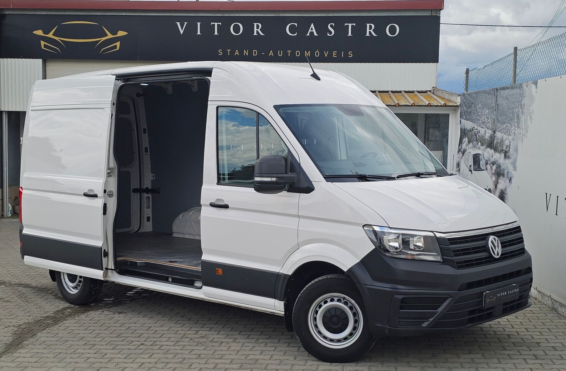 VOLKSWAGEN Crafter 35 2.0 TDI L3H3 Médio TA Aut.