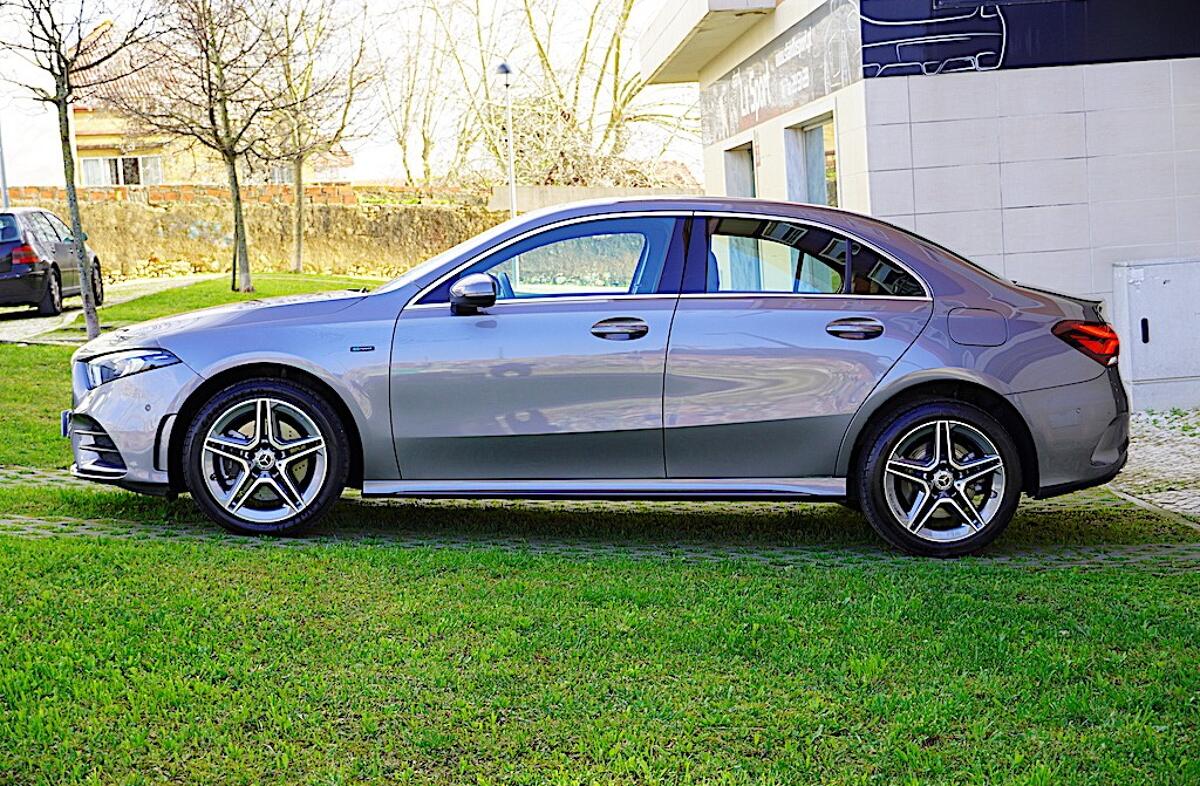 MERCEDES Classe A A 250 e AMG Line