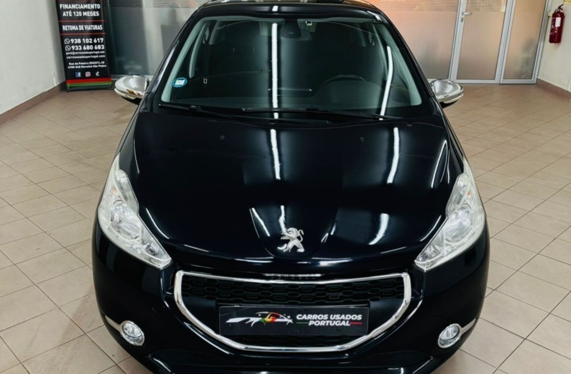 PEUGEOT 208 1.2 VTi SE Style