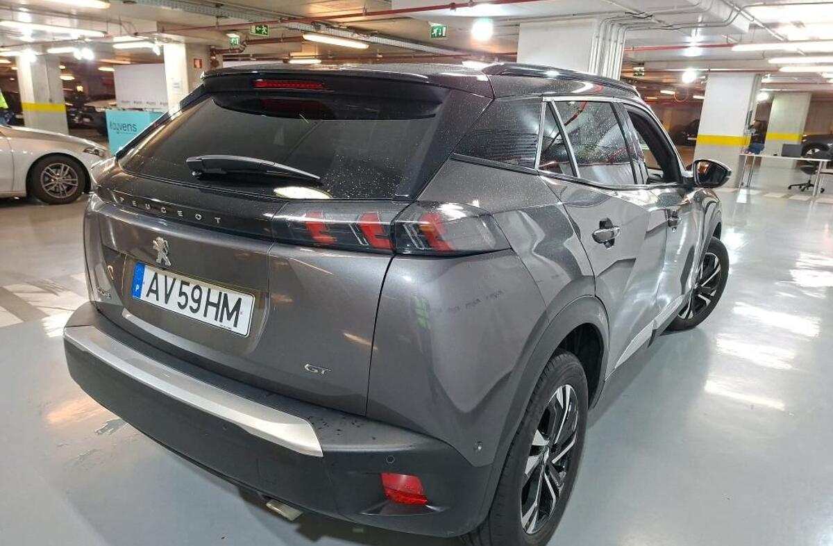 PEUGEOT 2008 1.5 BlueHDi GT EAT8