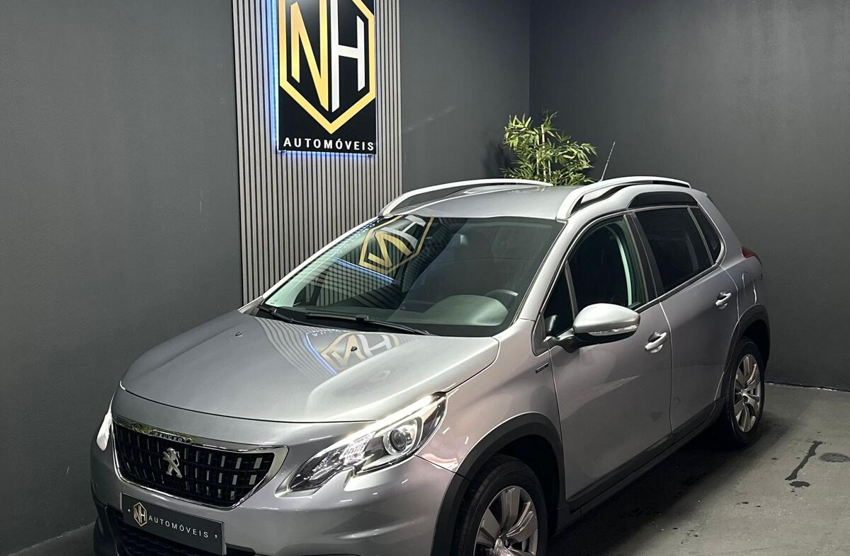 PEUGEOT 2008 1.2 PureTech Signature EAT6