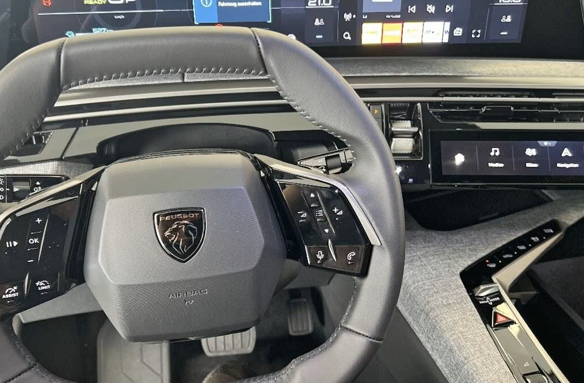 PEUGEOT 3008 1.2 Hybrid Allure e-DCS6