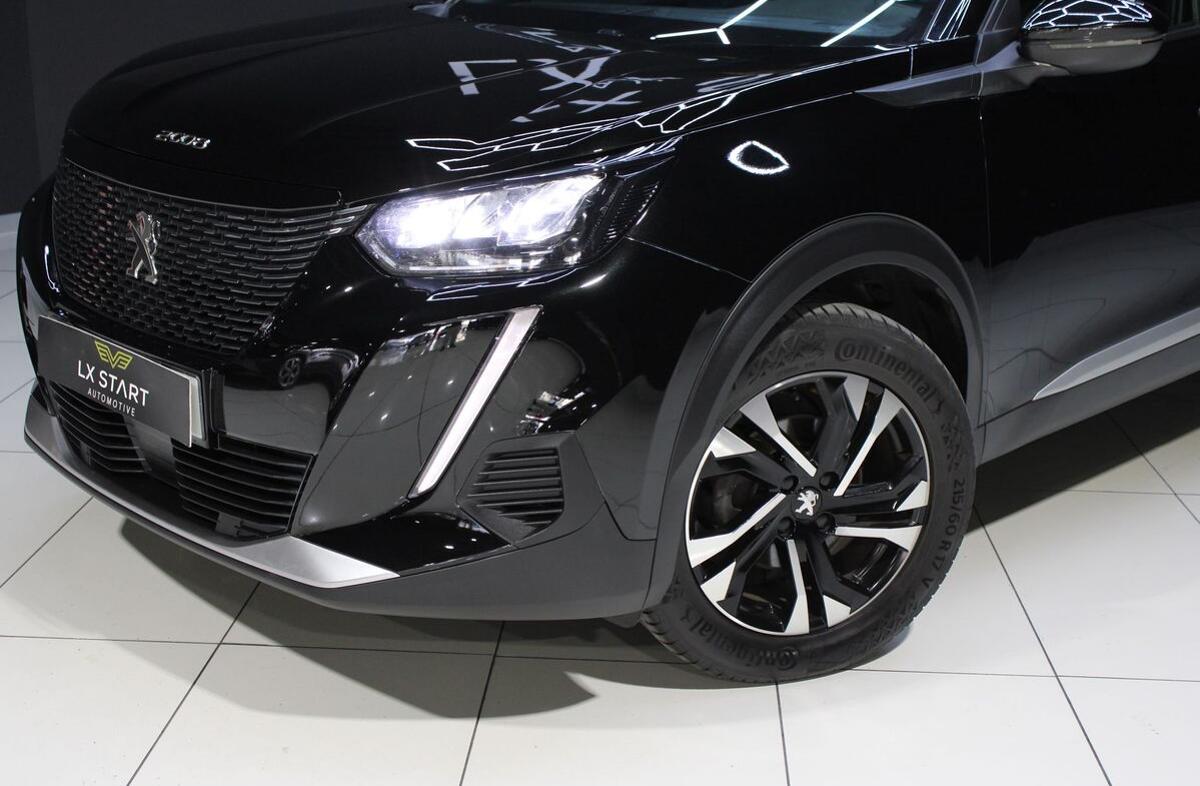 PEUGEOT 2008 1.2 PureTech Allure EAT8