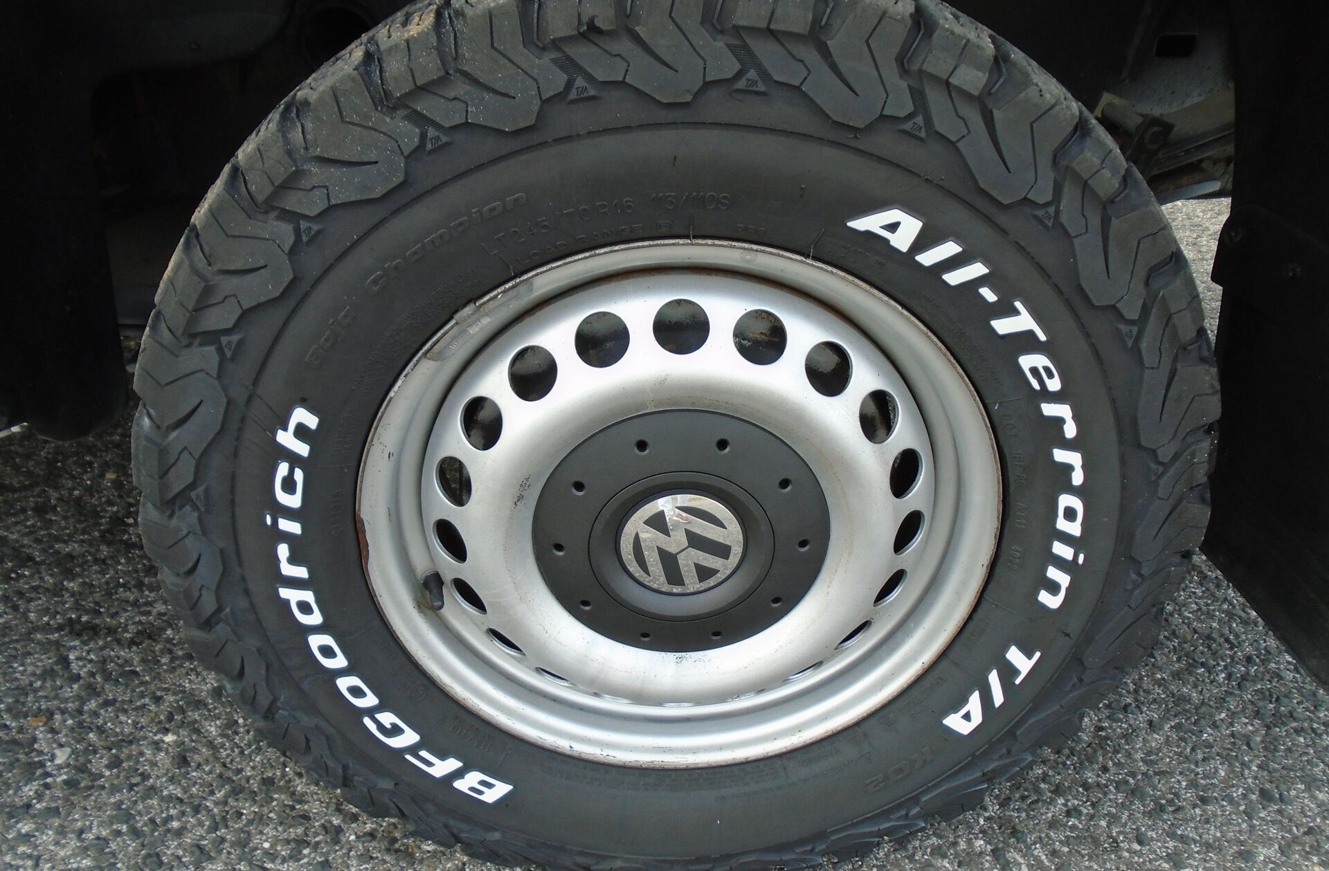 VOLKSWAGEN Amarok 2.0 TDi KC Extra AC CM 4Motion