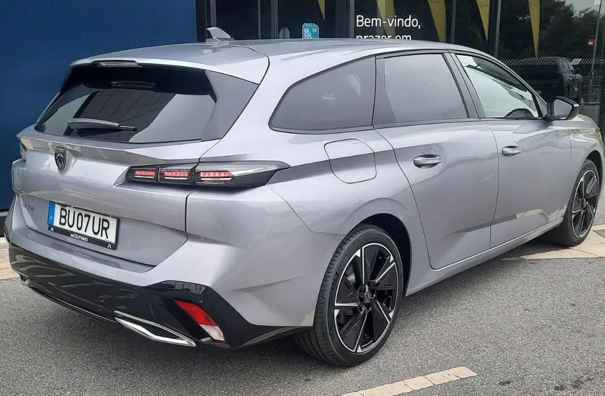 PEUGEOT 308 e- 54 kWh Allure