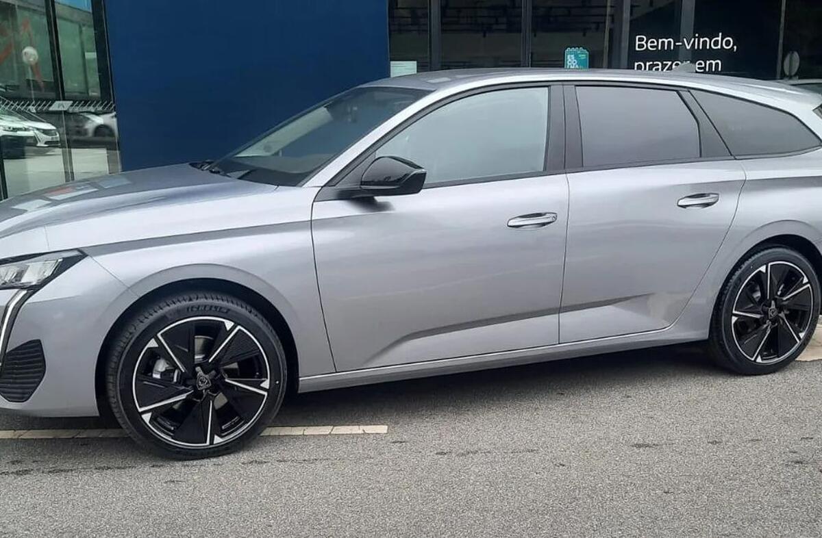 PEUGEOT 308 e- 54 kWh Allure