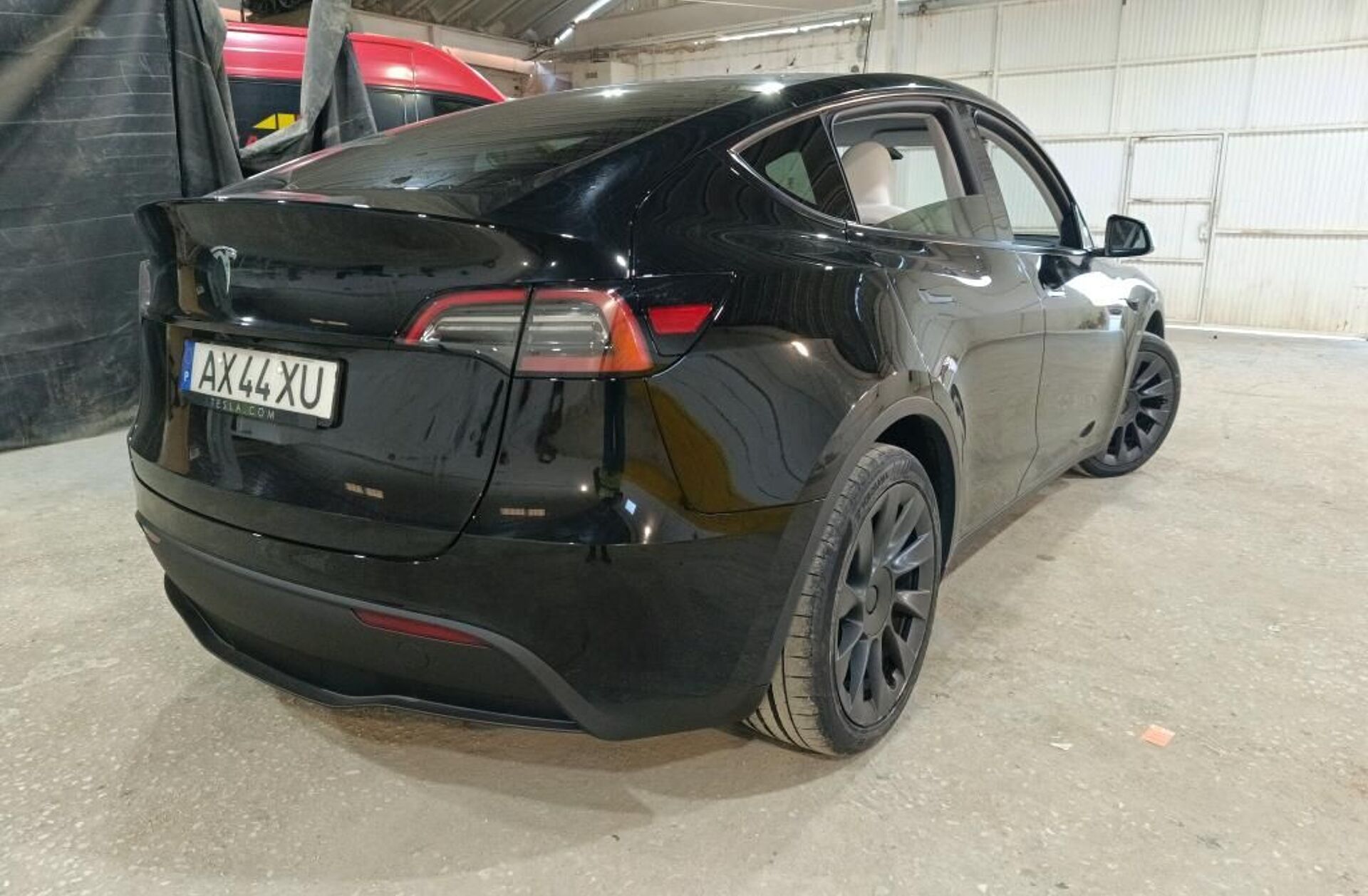TESLA Model Y Tração Traseira