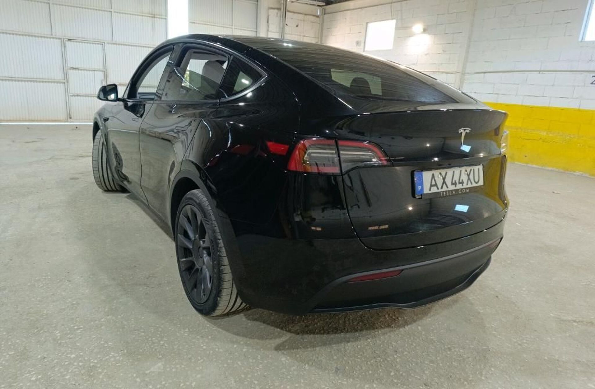 TESLA Model Y Tração Traseira